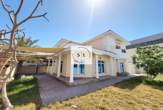 Rent in Umm Suqeim 2: Prime location,,ready to move in | Property Finder