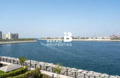 Townhouse - 3 Bedrooms - 5 Bathrooms for sale in Sur La Mer - La Mer - Jumeirah - Dubai