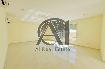 Villa - 5 Bedrooms for rent in Al Markhaniya - Al Ain