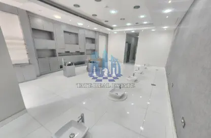 Shop - Studio for rent in Danet Abu Dhabi - Abu Dhabi