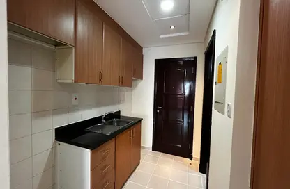 Apartment - 1 Bathroom for rent in The Gardens - Dubai