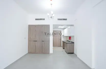 Apartment - 1 Bathroom for rent in Constance - Al Warsan 4 - Al Warsan - Dubai