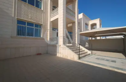 Villa - 6 Bedrooms for rent in Al Karamah - Abu Dhabi