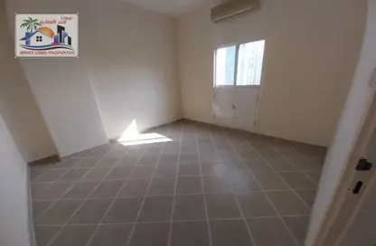 Apartment - 1 Bedroom - 1 Bathroom for rent in Al Ateek Tower 1 - Al Shuwaiheen - Sharjah