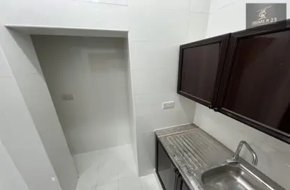 Apartment - 1 Bathroom for rent in Al Muroor Tower - Muroor Area - Abu Dhabi