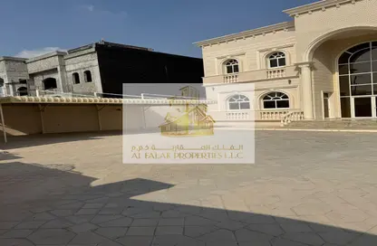 Villa - 5 Bedrooms - 6 Bathrooms for rent in Madinat Al Riyad - Abu Dhabi