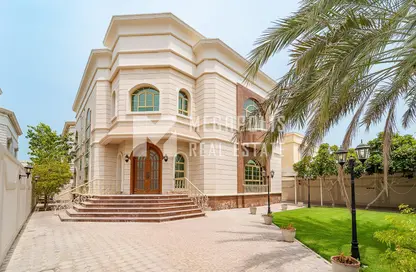 Villa - 5 Bedrooms - 6 Bathrooms for rent in Umm Suqeim 2 - Umm Suqeim - Dubai