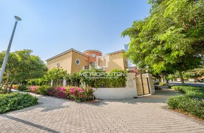 Villa - 5 Bedrooms - 6 Bathrooms for rent in Legacy - Jumeirah Park - Dubai