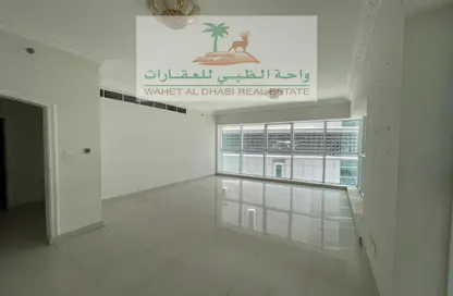 Apartment - 2 Bedrooms - 4 Bathrooms for rent in Crystal Plaza - Al Majaz 1 - Al Majaz - Sharjah