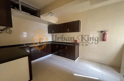 Apartment - 3 Bedrooms - 3 Bathrooms for rent in Clock Plaza Building - Al Muraqqabat - Deira - Dubai