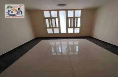 Apartment - 2 Bedrooms - 3 Bathrooms for rent in Al Qulaya'ah - Al Sharq - Sharjah