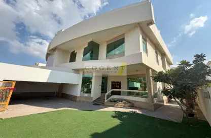 Villa - 5 Bedrooms - 6 Bathrooms for rent in Umm Suqeim 2 - Umm Suqeim - Dubai