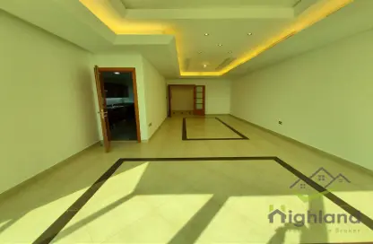 Empty Room image for: Apartment - 4 Bedrooms - 5 Bathrooms for rent in Montazah Tower - Khalidiya Street - Al Khalidiya - Abu Dhabi, Image 1