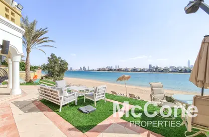 Villa - 4 Bedrooms - 5 Bathrooms for rent in Garden Homes Frond B - Garden Homes - Palm Jumeirah - Dubai