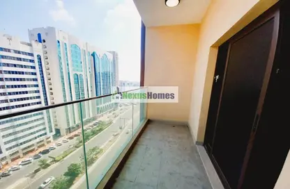 Apartment - 3 Bedrooms - 4 Bathrooms for rent in Sola Tower - Al Najda Street - Abu Dhabi