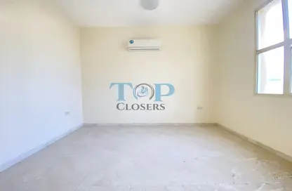 Apartment - 2 Bedrooms - 2 Bathrooms for rent in Al Dafeinah - Asharej - Al Ain