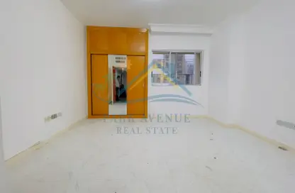 Apartment - 1 Bathroom for rent in Hamdan Street - Abu Dhabi