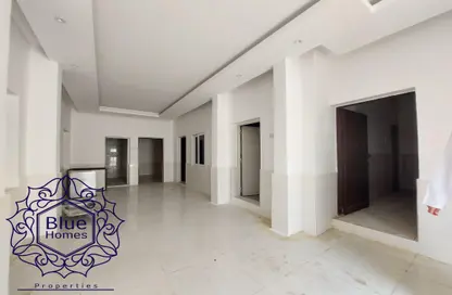 Villa - 5 Bedrooms - 5 Bathrooms for rent in Al Sabkha - Al Riqqa - Sharjah