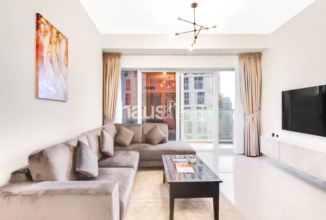 Apartment - 1 Bedroom - 1 Bathroom for sale in Damac Heights - Dubai Marina - Dubai