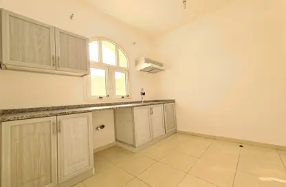 Apartment - 1 Bathroom for rent in Complex 8 - Khalifa City - Abu Dhabi