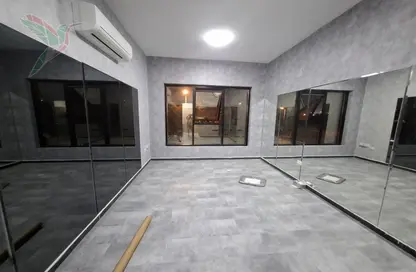 Apartment - 1 Bathroom for rent in Khalifa Street - Central District - Al Ain