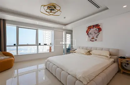 Apartment - 3 Bedrooms - 3 Bathrooms for sale in Marina Pinnacle - Dubai Marina - Dubai