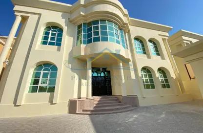 Villa - 7 Bedrooms for rent in Rabdan - Abu Dhabi