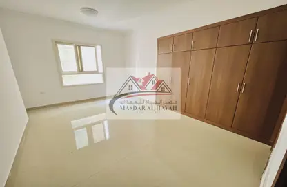 Apartment - 2 Bedrooms - 2 Bathrooms for rent in Muwailih Building - Muwaileh - Sharjah