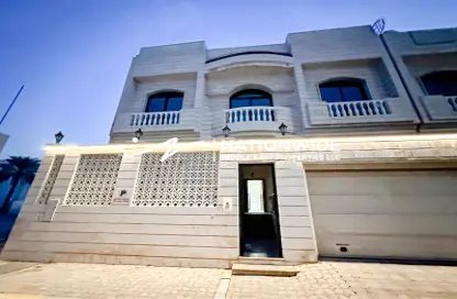 Villa - 6 Bedrooms - 5 Bathrooms for rent in Sheikh Fatima Bint Mubarak St - Al Manhal - Abu Dhabi