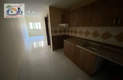 Apartment - 1 Bathroom for rent in Muweileh Community - Muwaileh Commercial - Sharjah