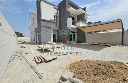 Villa - 4 Bedrooms - 6 Bathrooms for rent in Al Azra - Al Riqqa - Sharjah