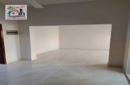 Apartment - 1 Bedroom - 2 Bathrooms for rent in Rolla Square - Rolla Area - Sharjah