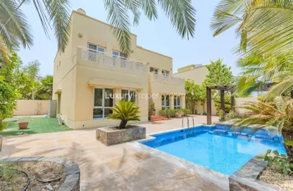 Villa - 5 Bedrooms - 6 Bathrooms for rent in Meadows 6 - Meadows - Dubai