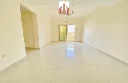 Apartment - 2 Bedrooms - 2 Bathrooms for rent in Muwailih Building - Muwaileh - Sharjah