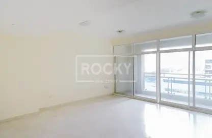 Apartment - 2 Bedrooms - 3 Bathrooms for sale in Emerald Residence - Dubai Marina - Dubai