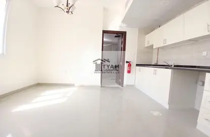 Apartment - 1 Bathroom for rent in Muwaileh 3 Building - Muwaileh - Sharjah