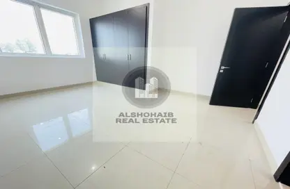 شقة - 2 غرف نوم - 3 حمامات للايجار في منطقة المرور - أبوظبي