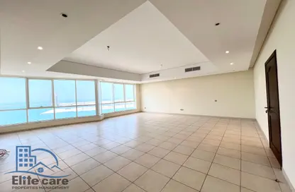 Apartment - 3 Bedrooms - 4 Bathrooms for rent in Mina Tower - Mina Road - Tourist Club Area - Abu Dhabi