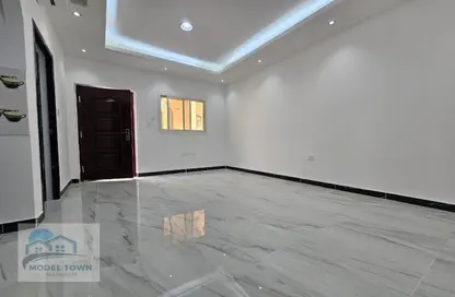 Apartment - Studio - 1 Bathroom for rent in Shakhbout City - Abu Dhabi