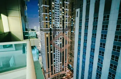 Apartment - 1 Bedroom - 2 Bathrooms for sale in Marina Pinnacle - Dubai Marina - Dubai