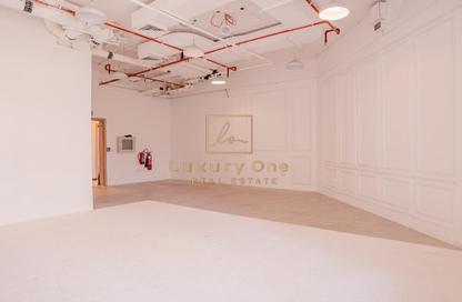 Office Space - Studio - 1 Bathroom for sale in SOL Bay - Business Bay - Dubai