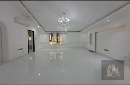 Apartment - 1 Bathroom for rent in Villa Compound - Khalifa City - Abu Dhabi