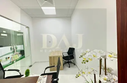 Office Space - Studio - 1 Bathroom for rent in Red Avenue - Al Garhoud - Dubai