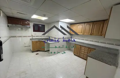 Apartment - 3 Bedrooms - 3 Bathrooms for rent in Al Najda Street - Abu Dhabi