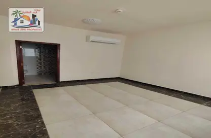 Apartment - 2 Bedrooms - 3 Bathrooms for rent in Al Qulaya'ah - Al Sharq - Sharjah