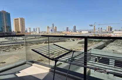 Apartment - 1 Bedroom - 2 Bathrooms for rent in V2 - Dubai Sports City - Dubai