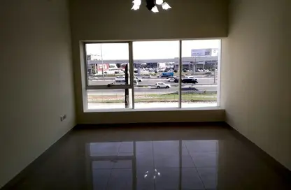 Apartment - 1 Bedroom - 2 Bathrooms for rent in Infinity Building - Sheikh Zayed Road - Dubai