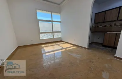 Apartment - 1 Bathroom for rent in Baniyas East - Baniyas - Abu Dhabi