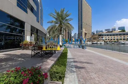 Retail - Studio - 2 Bathrooms for rent in Bay Central - Dubai Marina - Dubai