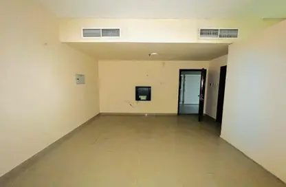 Apartment - 1 Bathroom for rent in Muweileh Community - Muwaileh Commercial - Sharjah